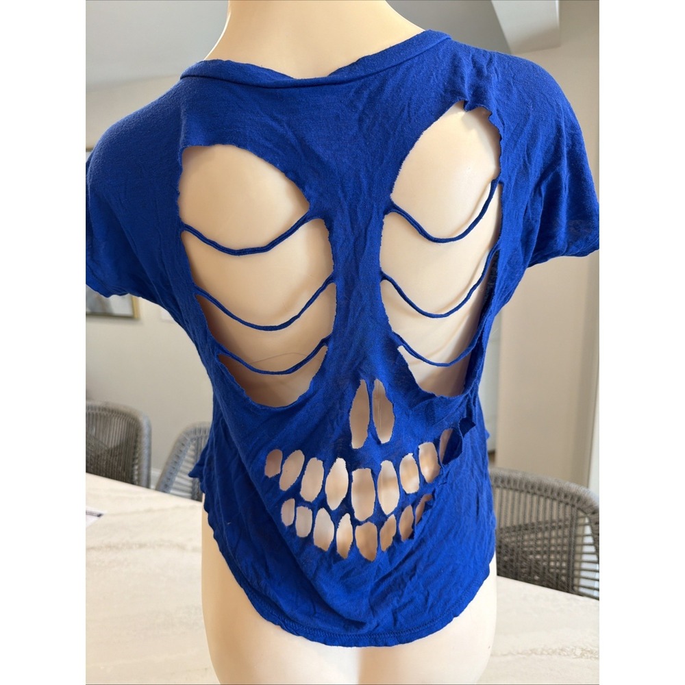 Boutique Scotty Skull Graphic Cut Out Festival Rocker Tee Size Small Blue
